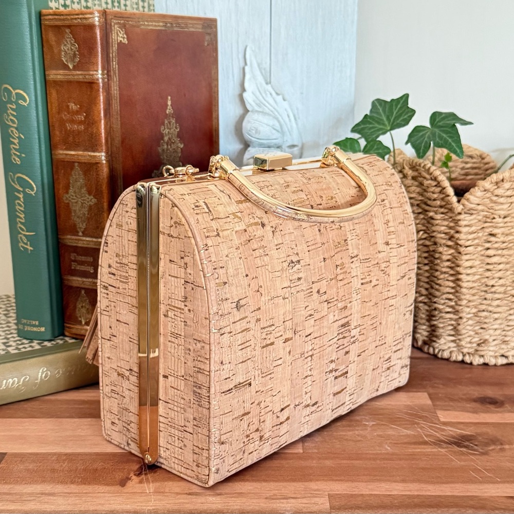 Gorgeous Savannah Cork w/Gold Accents Handbag - Picture 7 of 9